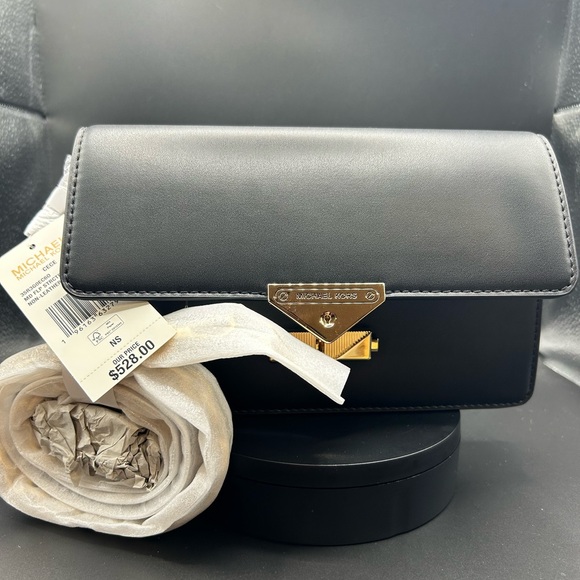 Michael Kors Clutch Crossbody New with Tags! - Picture 3 of 3